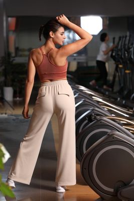 High-Waisted Yoga Pants with Pockets – Squat-Proof, Moisture-Wicking &amp; Tummy Control for Intense Workouts